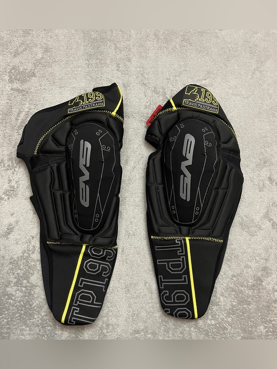 EVS TP199 Other - EVS TP199 Knee Guards Adult Small Black Yellow Motocross MX ATV Dirt Bike